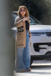 Jennifer Lopez Spotted House Hunting in Brentwood: A Masterclass in Casual Luxury