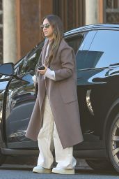 Jessica Alba Spotted at Lunch with Daughter in Westwood - 10.02.2025