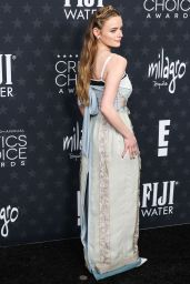 Joey King Shines at Critics Choice Awards 2025