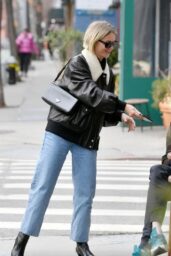 Julianne Hough Meets Friends in NYC - 02 08 2025