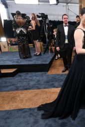 Kaitlyn Dever’s Elegant Look at SAG Awards 2025