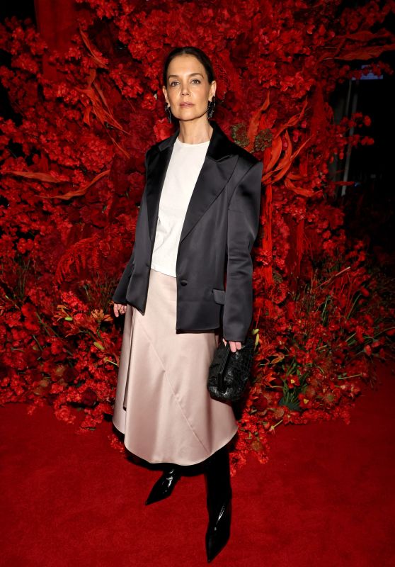 Katie Holmes Shines in Satin at Christian Siriano’s NYFW Show