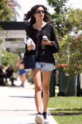 Kelly Gale Reads Beast In Me Script in Sydney - 02 11 2025