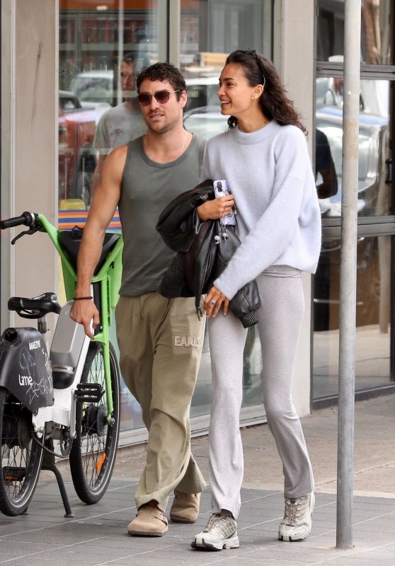 Kelly Gale Spotted with Mystery Man at Bondi - 02.18.2025