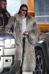 Kendall Jenner Dines in Fur Jacket at Little Nell