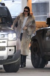 Kendall Jenner Dines in Fur Jacket at Little Nell