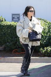 Kourtney Kardashian Spotted at Porta Via in Calabasas - 02.20.2025