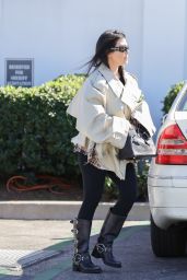 Kourtney Kardashian Spotted at Porta Via in Calabasas - 02.20.2025