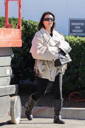 Kourtney Kardashian Spotted at Porta Via in Calabasas - 02.20.2025