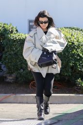 Kourtney Kardashian Spotted at Porta Via in Calabasas - 02.20.2025