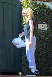 Kristen Stewart Steps Out for a Walk in LA - 02.17.2025