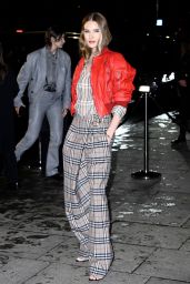 Rosie Huntington-Whiteley’s Burberry Comeback Steals LFW Spotlight