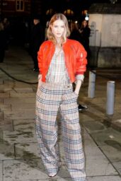 Rosie Huntington-Whiteley’s Burberry Comeback Steals LFW Spotlight