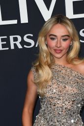 Sabrina Carpenter’s SNL 50 Look: A Versace Moment