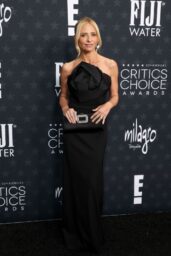 Sarah Michelle Gellar Shines at Critics Choice Awards 2025