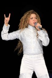 Shakira Kicks Off Las Mujeres Ya No Lloran World Tour - 02.11.2025