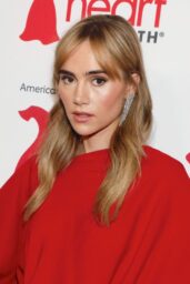 Suki Waterhouse Shines at 2025 AHA Red Dress Collection in NYC