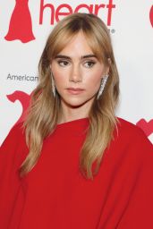 Suki Waterhouse Shines at 2025 AHA Red Dress Collection in NYC