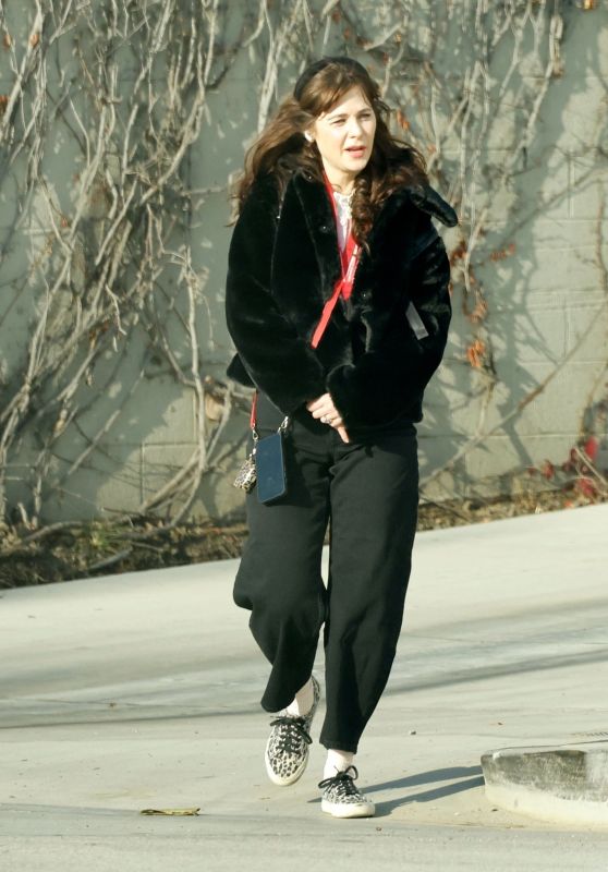 Zooey Deschanel Out in Santa Monica - 02.11.2025