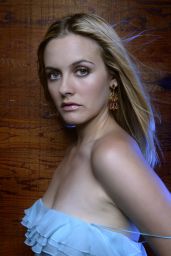 Alicia Silverstone - Photoshoot 2003