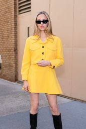 Amanda Seyfried’s Chic Yellow Look in NYC