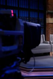 Amanda Seyfried Wows on Seth Meyers in Chic Style - 03.10.2025