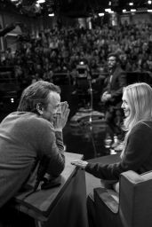 Amanda Seyfried Wows on Seth Meyers in Chic Style - 03.10.2025
