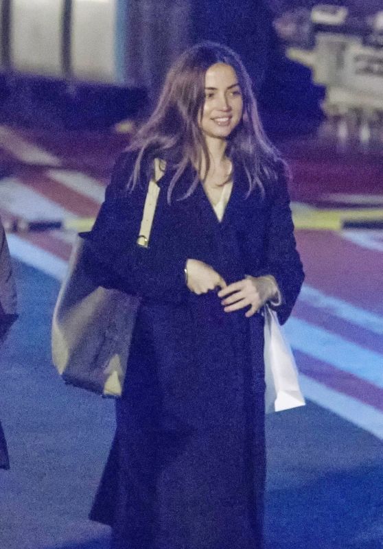 Ana de Armas at London Heliport - 03.14.2025