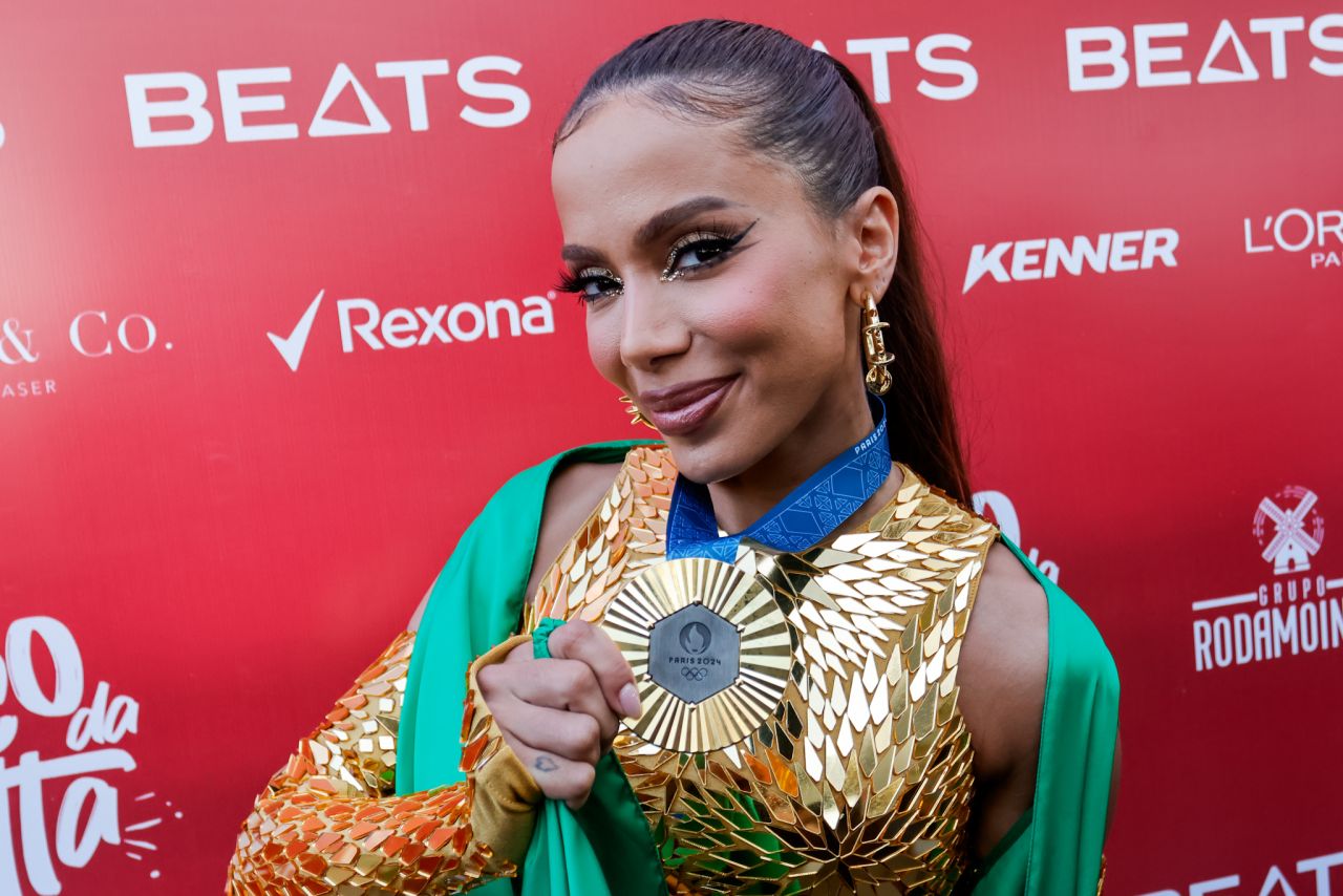 Anitta Leads Megabloco in Centro, Brazil - 03.08.2025 • CelebMafia