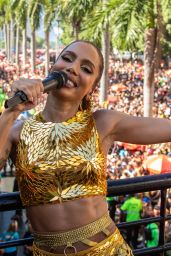 Anitta Leads Megabloco in Centro, Brazil - 03.08.2025