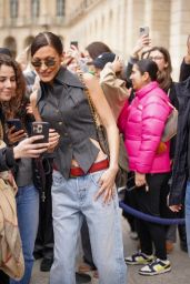 Bella Hadid’s Oversized ’90s Look Steals the Spotlight in Paris