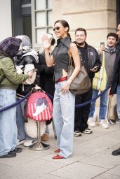 Bella Hadid’s Oversized ’90s Look Steals the Spotlight in Paris