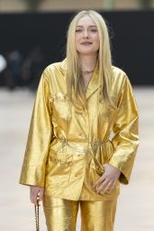 Dakota Fanning’s Golden Moment at Chanel F/W 