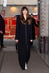 Elizabeth Olsen Spotted in Midtown New York - 03 20 2025