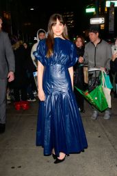 Elizabeth Olsen Wows in The Row and Kurt Geiger