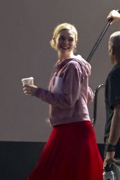 Elle Fanning’s Applebee’s Break on Margo’s Set - 03.04.2025