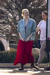 Elle Fanning’s Applebee’s Break on Margo’s Set - 03 04 2025