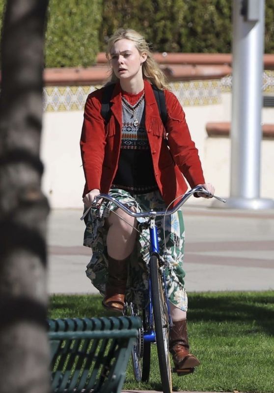 Elle Fanning’s Chic Filming Look at Fullerton College