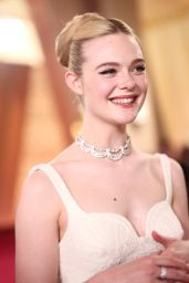 Elle Fanning’s Timeless Elegance at the 2025 Academy Awards