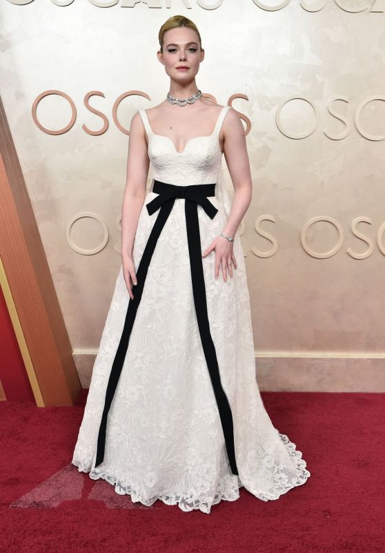 Elle Fanning’s Timeless Elegance at the 2025 Academy Awards