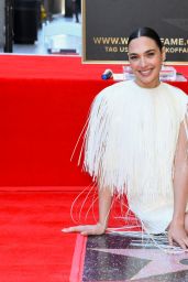 Gal Gadot’s Hollywood Star Ceremony: Style, Drama, and Timeless Elegance
