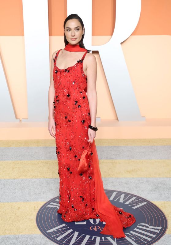 Gal Gadot’s Prada & Tiffany Look Steals the Oscars 2025