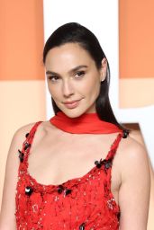 Gal Gadot’s Prada & Tiffany Look Steals the Oscars 2025