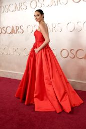 Gal Gadot Shines at 97th Academy Awards