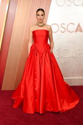 Gal Gadot Shines at 97th Academy Awards