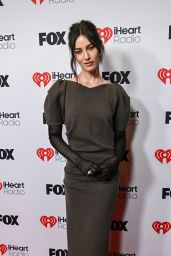 Gracie Abrams Rocks iHeartRadio Red Carpet - 03.17.2025