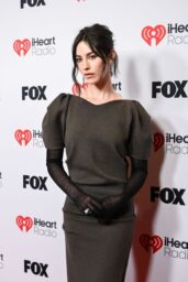 Gracie Abrams Rocks iHeartRadio Red Carpet - 03 17 2025