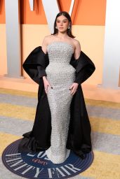 Hailee Steinfeld at the 2025 Vanity Fair Oscar Party