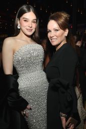 Hailee Steinfeld at the 2025 Vanity Fair Oscar Party