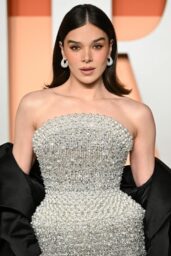 Hailee Steinfeld at the 2025 Vanity Fair Oscar Party